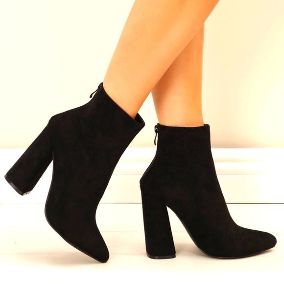 Zamora SO ME Ankel boots suede sock boots pointed toe zippered back, size 6 1/2. - Picture 1 of 17